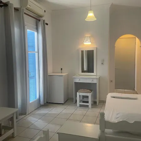 Agnantema Portside Skiathos, The Authentic Sporadean Living
