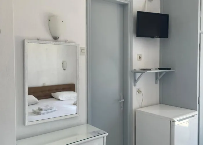 Guest house Agnantema Portside 2*