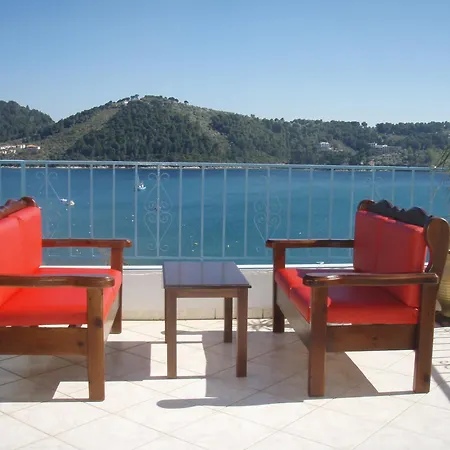 Guest house Agnantema Portside 2*