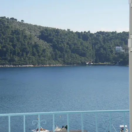 Guest house Agnantema Portside 2*